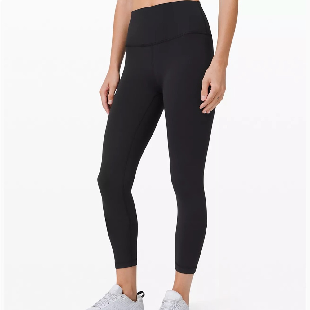 Wunder under lulu lemon leggings